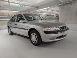 Grau Gebraucht 1996 Opel Vectra Kombi | 700 € (Superpreis)