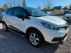 Weiss qnc+schwarz gne Gebraucht 2019 Renault Captur LIMITED SUV | 12.980 € (Superpreis)