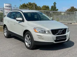 Cosmic white Gebraucht 2013 Volvo XC60 Momentum SUV | 16.490 € (Superpreis)