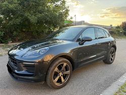 Grau Gebraucht 2021 Porsche Macan SUV | 62.500 € (Teuer)