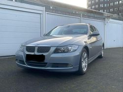 Blau Gebraucht 2007 BMW 325 Sport Line Limousine | 4.999 € (Guter Preis)