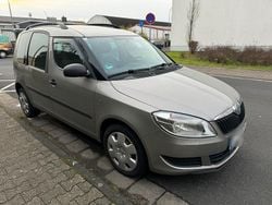 Grau Gebraucht 2010 Skoda Roomster Kombi | 4.850 € (Etwas zu teuer)