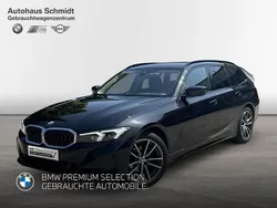 Saphirschwarz Gebraucht 2024 BMW 318 Sport Line Kombi | 35.490 € (Fairer Preis)