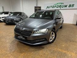 Grau Gebraucht 2022 Skoda Superb Kombi | 22.490 € (Superpreis)
