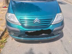 Grün Gebraucht 2003 Citroën C3 Kleinwagen | 3.000 €