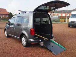 Grau Gebraucht 2020 VW Caddy Van / Kleinbus | 33.990 €