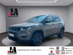 Grau Gebraucht 2020 Jeep Compass SUV | 24.489 € (Fairer Preis)