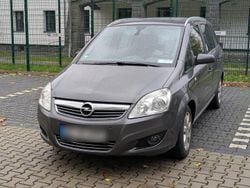 Grau Gebraucht 2009 Opel Zafira Sport Van / Kleinbus | 4.650 € (Etwas zu teuer)
