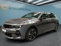 Grau Gebraucht 2024 Opel Astra Limousine | 26.399 € (Fairer Preis)