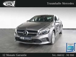 Grau (mountaingrau met.) Gebraucht 2017 Mercedes A180 Limousine | 17.850 € (Teuer)