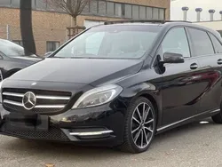 Schwarz Gebraucht 2012 Mercedes B200 Edition 1 Van / Kleinbus | 9.999 € (Fairer Preis)