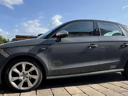 Grau Gebraucht 2017 Audi A1 Sportback Sport Kleinwagen | 13.400 € (Fairer Preis)