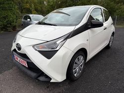 Weiß Gebraucht 2018 Toyota Aygo Kleinwagen | 4.090 € (Teuer)