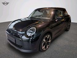 Schwarz Gebraucht 2024 Mini Cooper Classic Kleinwagen | 30.241 € (Etwas zu teuer)