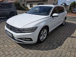 Weiß Gebraucht 2020 VW Passat Elegance Kombi | 20.990 € (Superpreis)