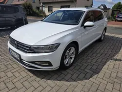Weiß Gebraucht 2020 VW Passat Elegance Kombi | 20.990 € (Guter Preis)