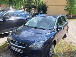 Grau Gebraucht 2006 Ford Focus Ghia Limousine | 2.700 € (Fairer Preis)
