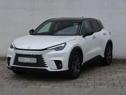 Titaniumweißschwarz metallic Neu 2025 Lexus LBX SUV | 39.440 € (Teuer)