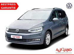 Grau Gebraucht 2023 VW Touran Comfortline Van / Kleinbus | 33.950 € (Teuer)