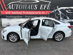 Gletscherweiß metallic Gebraucht 2022 Audi A3 Sport Limousine | 25.999 € (Etwas zu teuer)