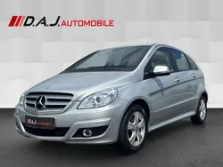 Silber Gebraucht 2010 Mercedes B180 Van / Kleinbus | 7.480 € (Fairer Preis)