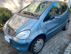 Grau Gebraucht 2003 Mercedes A140 Kleinwagen | 1.000 €
