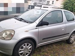 Silber Gebraucht 2002 Toyota Yaris Kleinwagen | 1.500 € (Fairer Preis)