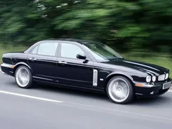 Blau Gebraucht 2006 Jaguar XJR Limousine | 34.900 €