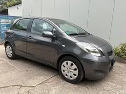 Silber Gebraucht 2009 Toyota Yaris Sol Kleinwagen | 3.995 € (Fairer Preis)