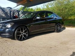 Schwarz Gebraucht 2012 Mercedes C220 Avantgarde Limousine | 8.400 € (Teuer)