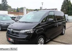 Schwarz Gebraucht 2024 VW Multivan Life Van / Kleinbus | 51.750 € (Fairer Preis)