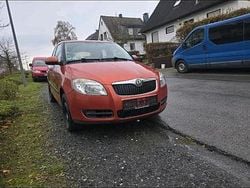 Rot Gebraucht 2009 Skoda Fabia Limousine | 1.700 € (Guter Preis)