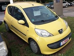 Gelb Gebraucht 2006 Peugeot 107 Kleinwagen | 2.650 € (Etwas zu teuer)