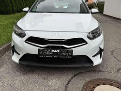 Weiß Gebraucht 2022 Kia Ceed Sportswagon Edition 7 Kombi | 14.999 € (Fairer Preis)