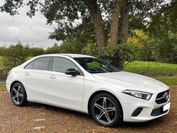 Weiß Gebraucht 2020 Mercedes A200 Progressive Limousine | 20.600 € (Teuer)