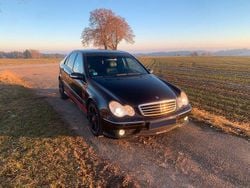 Schwarz Gebraucht 2004 Mercedes C230 AMG Limousine | 2.000 € (Fairer Preis)