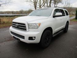 Weiß Gebraucht 2013 Toyota Sequoia SR5 SUV | 32.999 €
