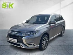Platinumgrau (grau) Gebraucht 2021 Mitsubishi Outlander P-HEV Plus SUV | 24.980 € (Fairer Preis)