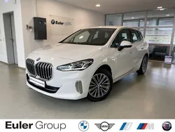 Weiss Gebraucht 2024 BMW 218 Active Tourer Luxury Line Van / Kleinbus | 28.833 € (Superpreis)