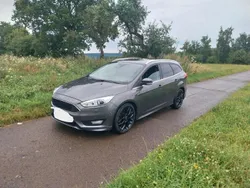 Grau Gebraucht 2016 Ford Focus Titanium Kombi | 8.400 € (Fairer Preis)