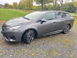 Grau Gebraucht 2018 Toyota Avensis Edition-S Kombi | 12.950 € (Fairer Preis)