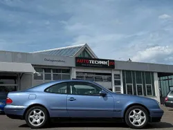 Blau Gebraucht 1998 Mercedes CLK230 | 2.945 €