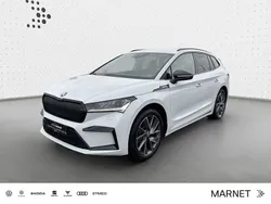 Moonweiß perleffekt/moonweis Gebraucht 2023 Skoda Enyaq iV SportLine SUV | 30.690 € (Fairer Preis)
