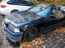 Schwarz Gebraucht 1992 BMW 320 Basis Limousine | 4.999 €