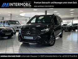 Obsidianschwarz metallic Gebraucht 2024 Mercedes V300 Avantgarde Van / Kleinbus | 79.990 €