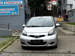 Silber Gebraucht 2011 Toyota Aygo Edition Kleinwagen | 3.290 € (Fairer Preis)