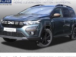 Zedergrün (grün) Gebraucht 2023 Dacia Jogger Extreme Van / Kleinbus | 23.988 € (Fairer Preis)