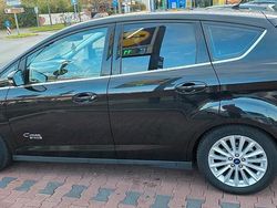 Schwarz Gebraucht 2015 Ford C-MAX Van / Kleinbus | 10.700 €