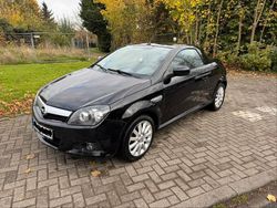 Schwarz Gebraucht 2006 Opel Tigra Cabrio | 1.950 € (Fairer Preis)