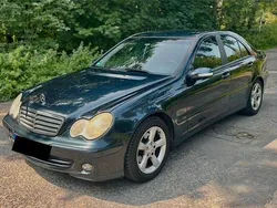 Schwarz Gebraucht 2005 Mercedes C200 Classic Limousine | 1.200 € (Superpreis)